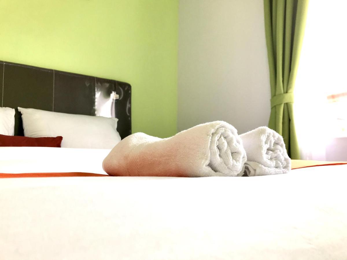 Panorama Guest House Syariah เบอราสตากี ภายนอก รูปภาพ